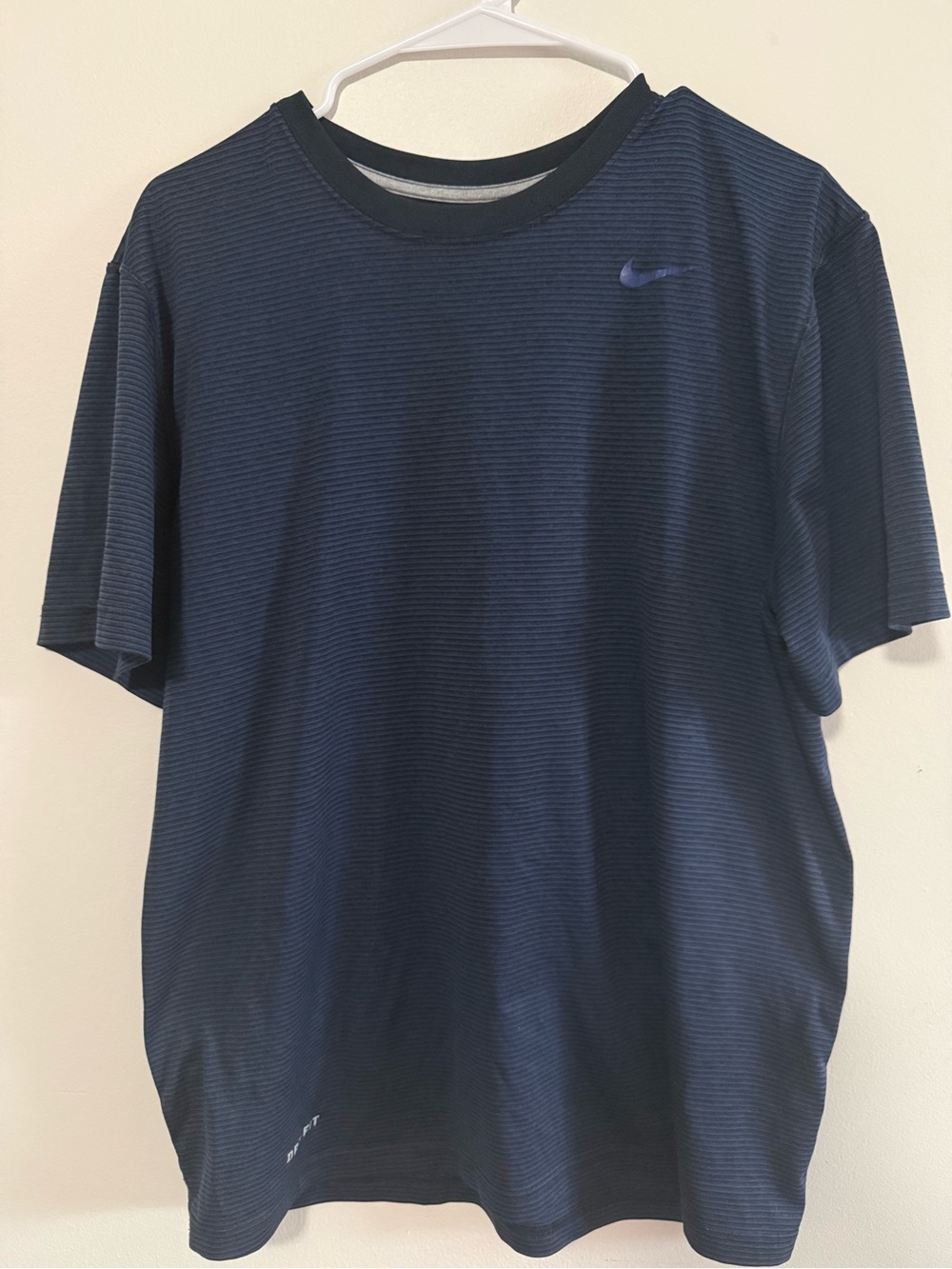 Nike Dri-FIT Men’s Short Sleeve Shirt – Size Large